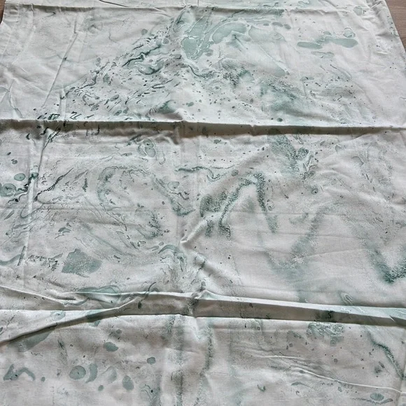 Crate & Barrrel Tablecloth Marbled Aqua Green 60x90in - Picture 1 of 6